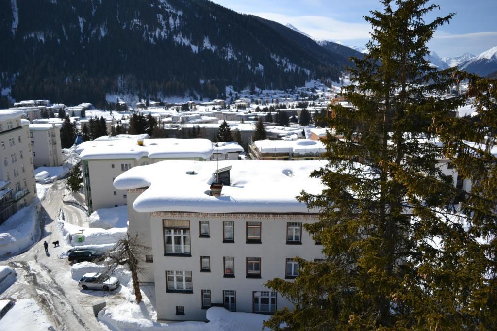 Hotel Alpina Давос Экстерьер фото
